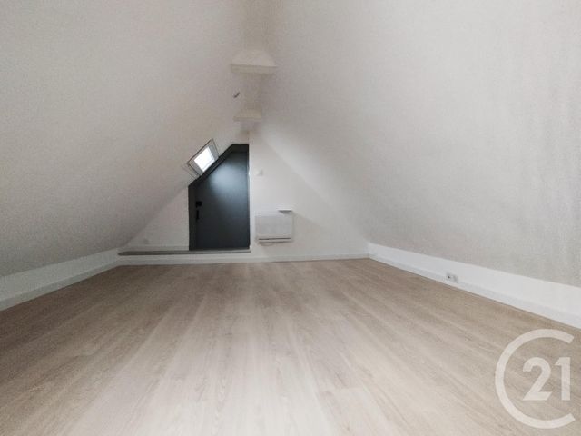 Appartement F3 &agrave; louer - 3 pi&egrave;ces - 75 m2 - Beaucourt - 90 - FRANCHE-COMTE