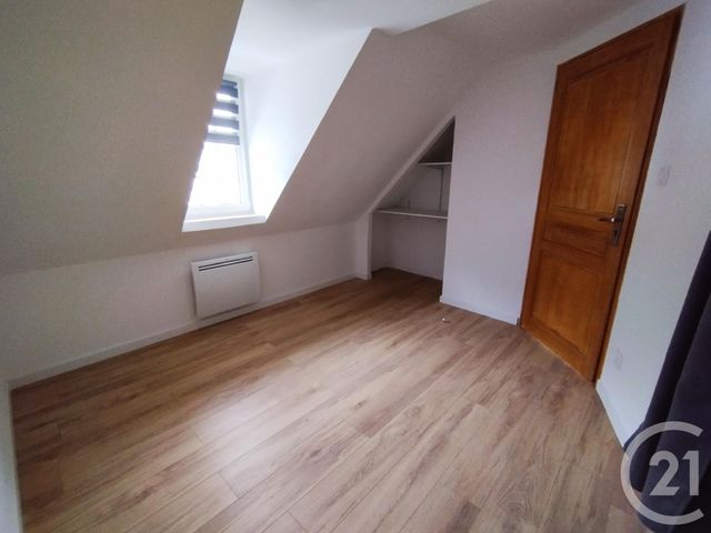 Appartement F3 &agrave; louer - 3 pi&egrave;ces - 75 m2 - Beaucourt - 90 - FRANCHE-COMTE