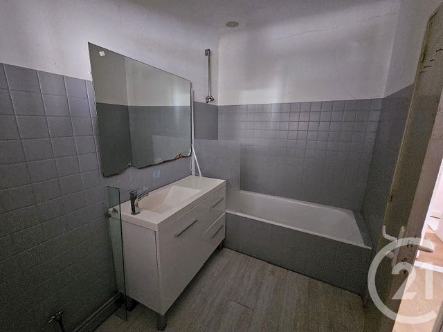 Immeuble &agrave; vendre - 86 m2 - Sauveterre De Bearn - 64 - AQUITAINE