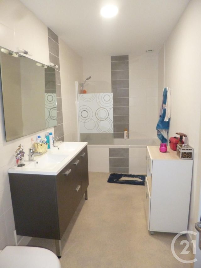 Maison &agrave; louer - 4 pi&egrave;ces - 120,37 m2 - Orthez - 64 - AQUITAINE