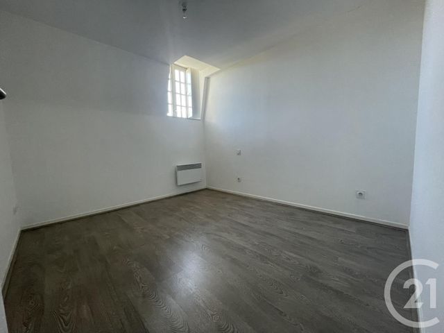 Appartement F3 &agrave; louer - 3 pi&egrave;ces - 75,22 m2 - Orthez - 64 - AQUITAINE