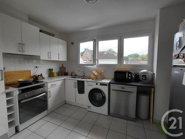 Appartement F3 &agrave; louer - 3 pi&egrave;ces - 70,19 m2 - Orthez - 64 - AQUITAINE