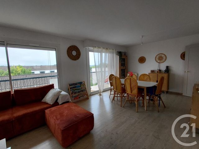 Appartement F3 &agrave; louer - 3 pi&egrave;ces - 70,19 m2 - Orthez - 64 - AQUITAINE