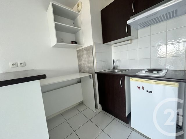 Appartement &agrave; louer - 2 pi&egrave;ces - 35 m2 - Mourenx - 64 - AQUITAINE