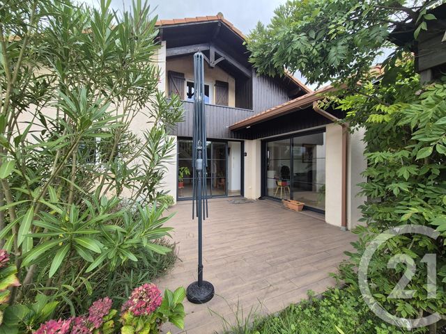 Maison 6 pièces 214 m² · à Habas · 213,5 m² · 300 000 €