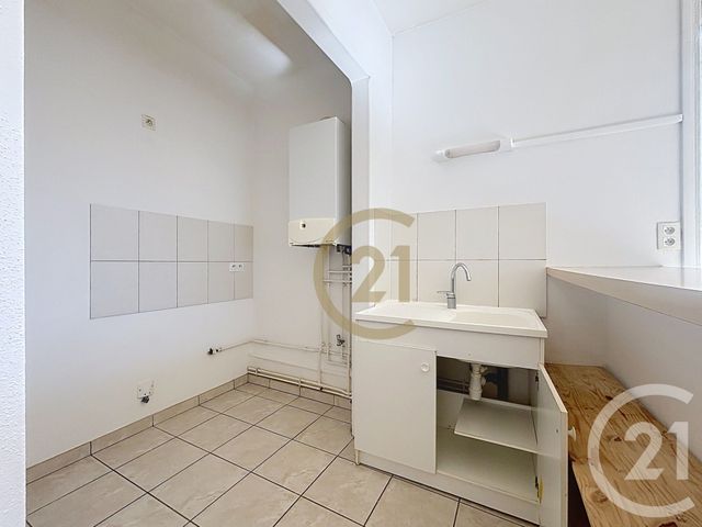 Appartement F2 &agrave; louer - 2 pi&egrave;ces - 41 m2 - Beaucourt - 90 - FRANCHE-COMTE
