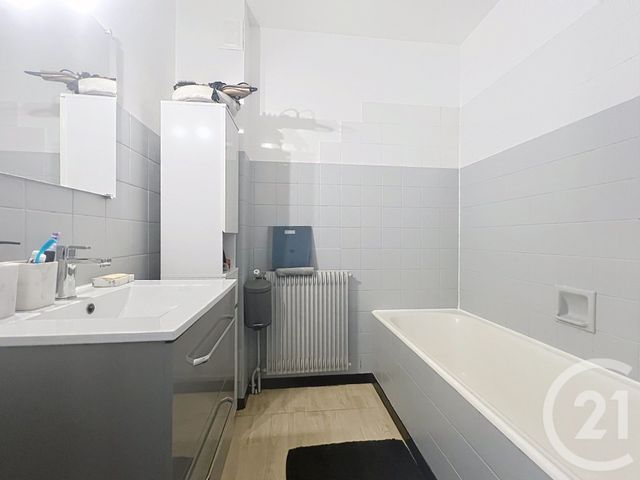 Appartement F3 &agrave; vendre - 3 pi&egrave;ces - 63 m2 - Belfort - 90 - FRANCHE-COMTE