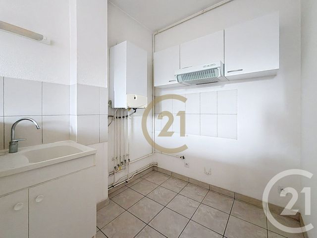Appartement F2 &agrave; louer - 2 pi&egrave;ces - 41 m2 - Beaucourt - 90 - FRANCHE-COMTE