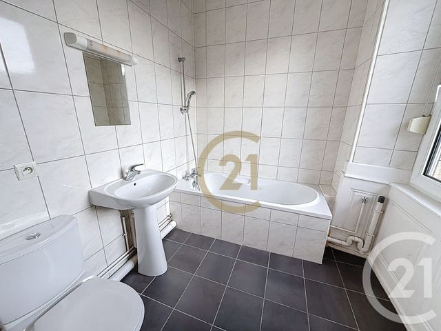 Appartement F2 &agrave; louer - 2 pi&egrave;ces - 41 m2 - Beaucourt - 90 - FRANCHE-COMTE