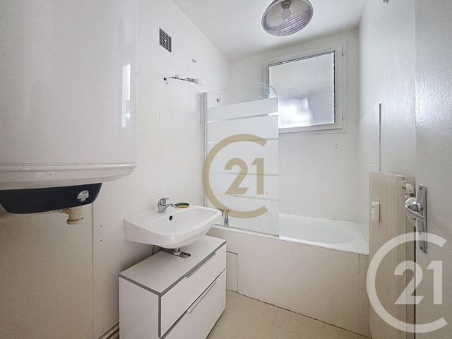 Appartement F4 &agrave; louer - 4 pi&egrave;ces - 67 m2 - Belfort - 90 - FRANCHE-COMTE