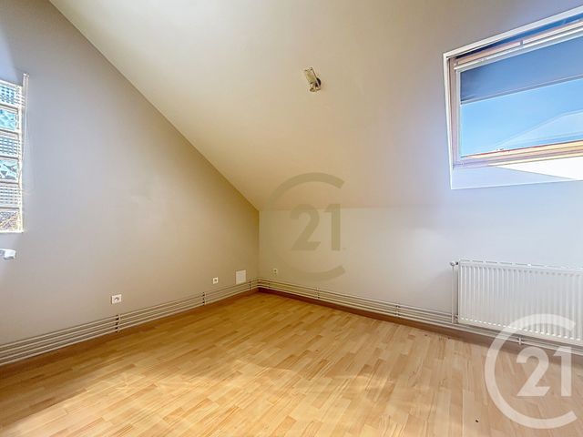 Appartement F3 &agrave; louer - 3 pi&egrave;ces - 73 m2 - Belfort - 90 - FRANCHE-COMTE