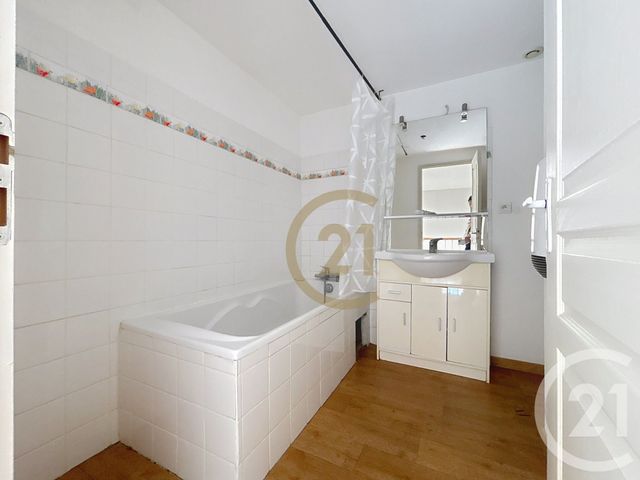 Appartement F3 à louer - 3 pièces - 65,70 m2 - Couthenans - 70 - FRANCHE-COMTE