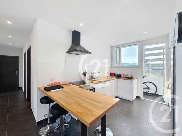 Appartement à vendre - 5 pièces - 88,15 m2 - Belfort - 90 - FRANCHE-COMTE