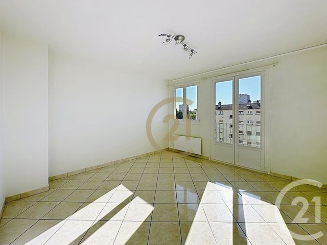 Appartement F3 à louer - 3 pièces - 52 m2 - Belfort - 90 - FRANCHE-COMTE