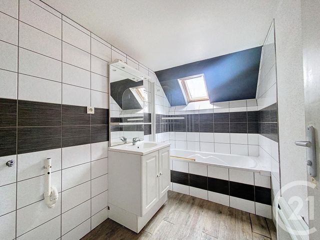 Appartement F4 à louer - 4 pièces - 72 m2 - Belfort - 90 - FRANCHE-COMTE