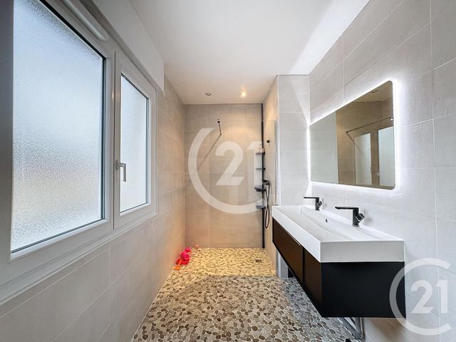 Appartement T4 à vendre - 3 pièces - 85,07 m2 - Montbeliard - 25 - FRANCHE-COMTE