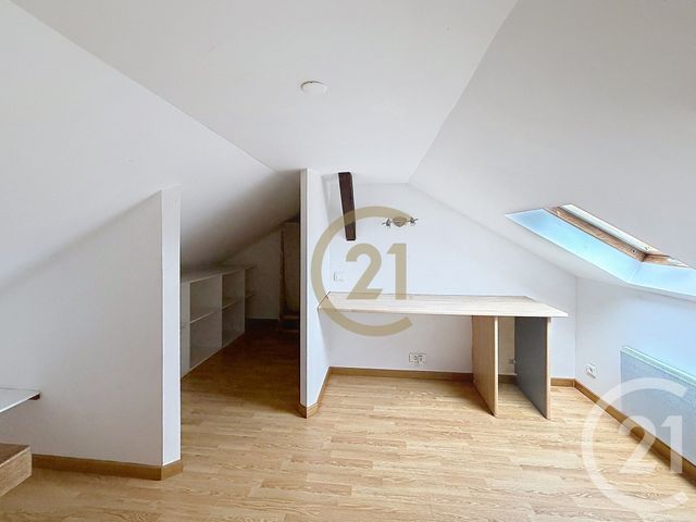 Appartement F5 &agrave; louer - 5 pi&egrave;ces - 73,95 m2 - Belfort - 90 - FRANCHE-COMTE