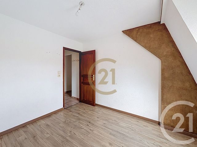 Appartement F5 &agrave; louer - 5 pi&egrave;ces - 73,95 m2 - Belfort - 90 - FRANCHE-COMTE