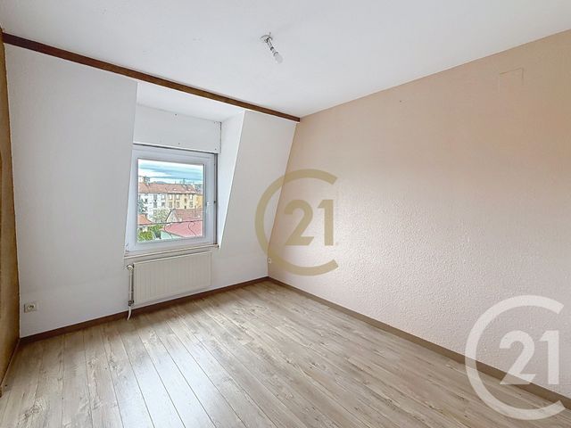 Appartement F5 &agrave; louer - 5 pi&egrave;ces - 73,95 m2 - Belfort - 90 - FRANCHE-COMTE
