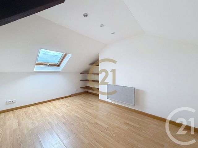 Appartement F5 &agrave; louer - 5 pi&egrave;ces - 73,95 m2 - Belfort - 90 - FRANCHE-COMTE