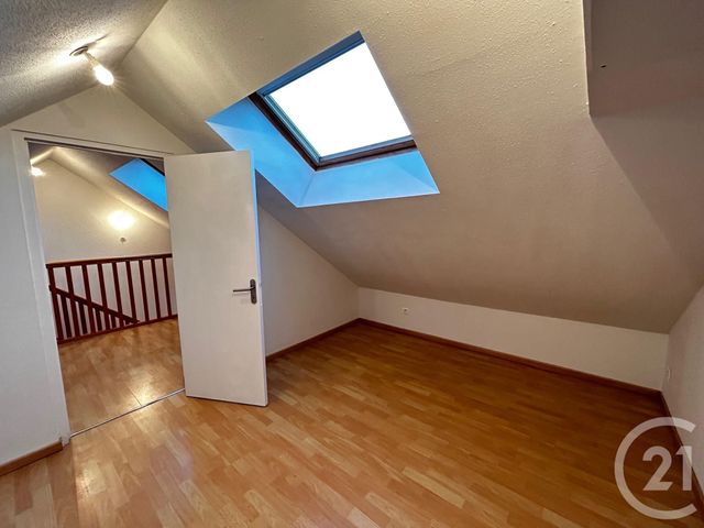 Appartement Duplex à louer - 2 pièces - 50 m2 - Bourogne - 90 - FRANCHE-COMTE