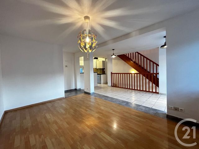 Appartement Duplex à louer - 2 pièces - 50 m2 - Bourogne - 90 - FRANCHE-COMTE