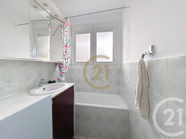 Appartement F4 à louer - 4 pièces - 78,30 m2 - Belfort - 90 - FRANCHE-COMTE