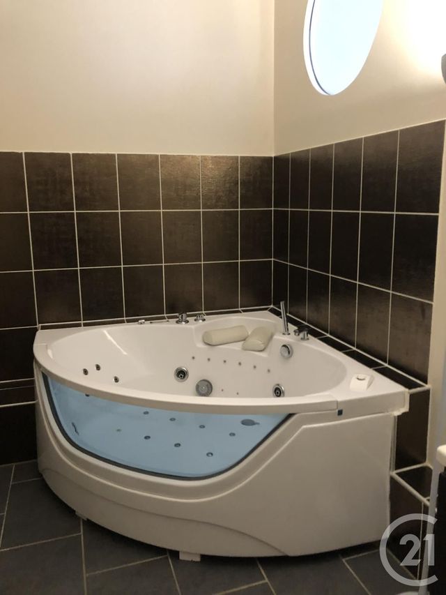 Appartement F3 &agrave; louer - 3 pi&egrave;ces - 74 m2 - Belfort - 90 - FRANCHE-COMTE