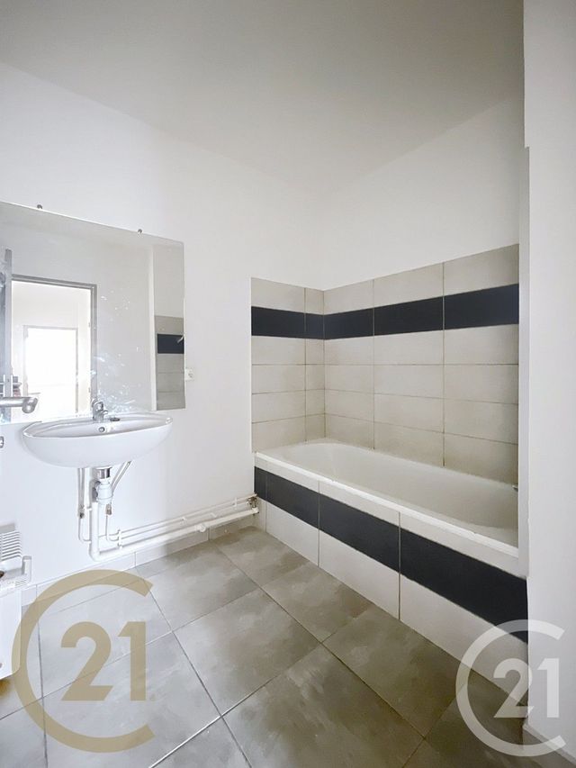 Appartement F3 &agrave; vendre - 3 pi&egrave;ces - 59,68 m2 - Belfort - 90 - FRANCHE-COMTE