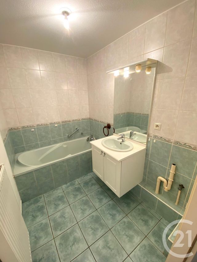 Appartement F4 &agrave; louer - 4 pi&egrave;ces - 78,33 m2 - Belfort - 90 - FRANCHE-COMTE