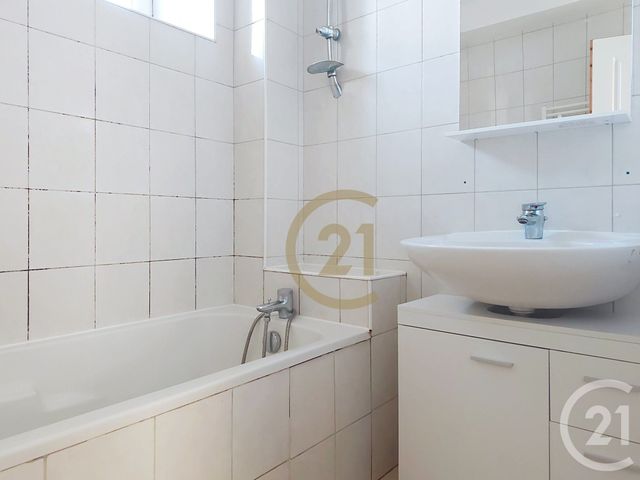 Appartement F3 &agrave; louer - 3 pi&egrave;ces - 55,87 m2 - Belfort - 90 - FRANCHE-COMTE