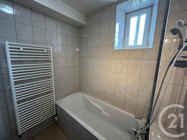 Appartement F3 &agrave; louer - 3 pi&egrave;ces - 55,87 m2 - Belfort - 90 - FRANCHE-COMTE