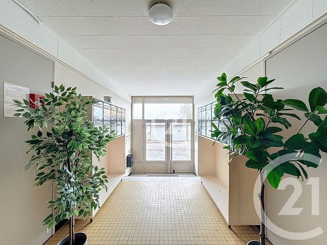 Appartement T3 &agrave; vendre - 3 pi&egrave;ces - 66 m2 - Cravanche - 90 - FRANCHE-COMTE