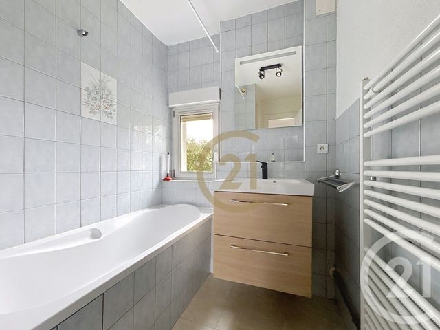 Appartement F4 &agrave; louer - 4 pi&egrave;ces - 74,88 m2 - Danjoutin - 90 - FRANCHE-COMTE