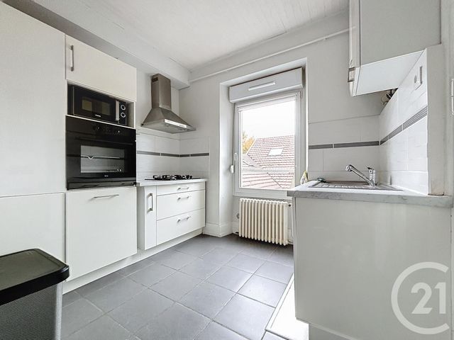 Appartement F3 &agrave; louer - 3 pi&egrave;ces - 70 m2 - Belfort - 90 - FRANCHE-COMTE