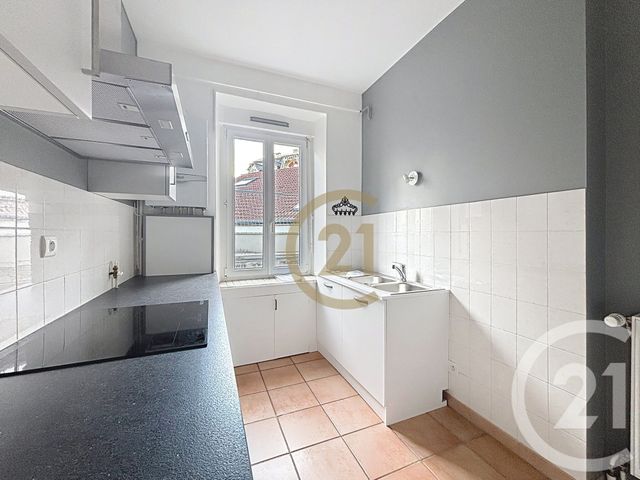 Appartement F4 &agrave; louer - 4 pi&egrave;ces - 98,40 m2 - Belfort - 90 - FRANCHE-COMTE