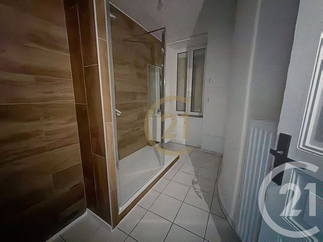 Appartement F4 &agrave; louer - 4 pi&egrave;ces - 98,40 m2 - Belfort - 90 - FRANCHE-COMTE