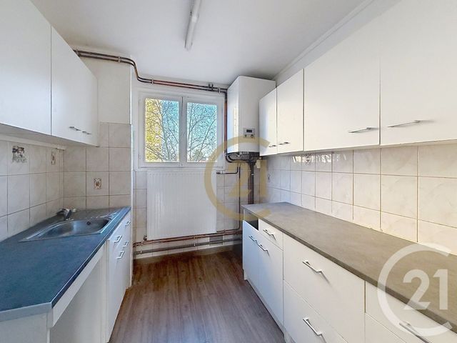 Appartement F4 &agrave; louer - 4 pi&egrave;ces - 63,64 m2 - Belfort - 90 - FRANCHE-COMTE