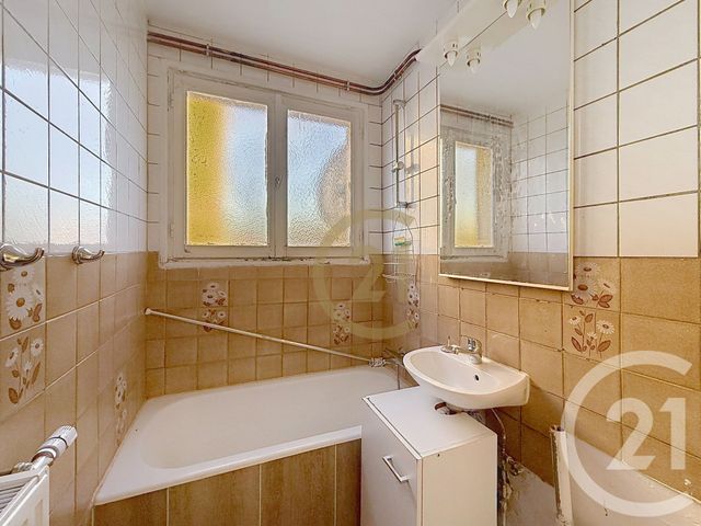 Appartement F4 &agrave; louer - 4 pi&egrave;ces - 63,64 m2 - Belfort - 90 - FRANCHE-COMTE