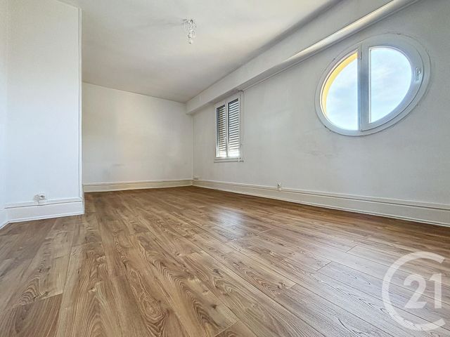Appartement F3 &agrave; louer - 3 pi&egrave;ces - 64 m2 - Belfort - 90 - FRANCHE-COMTE