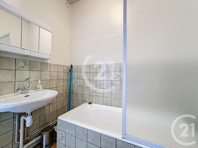 Appartement T2 &agrave; louer - 2 pi&egrave;ces - 28,24 m2 - Belfort - 90 - FRANCHE-COMTE
