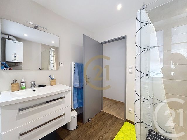 Appartement F3 &agrave; louer - 3 pi&egrave;ces - 50 m2 - Belfort - 90 - FRANCHE-COMTE