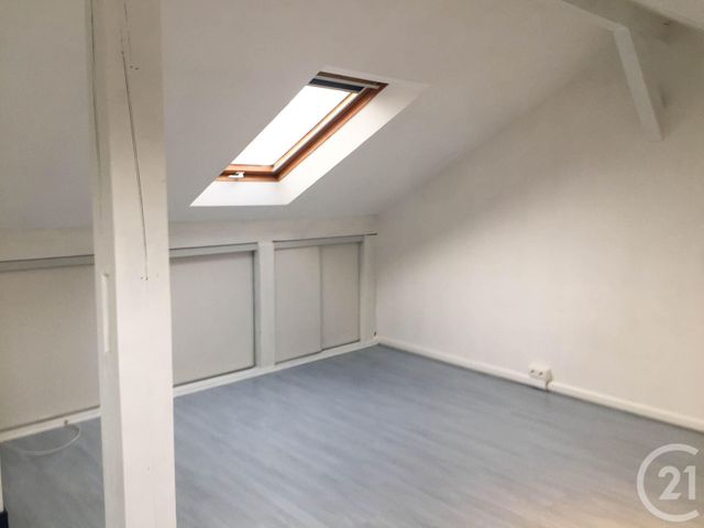 Appartement F4 &agrave; louer - 4 pi&egrave;ces - 100 m2 - Belfort - 90 - FRANCHE-COMTE