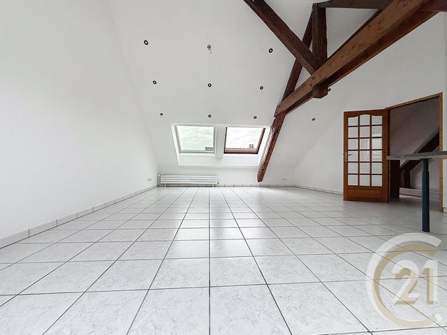 Appartement F4 &agrave; louer - 4 pi&egrave;ces - 86,01 m2 - Belfort - 90 - FRANCHE-COMTE