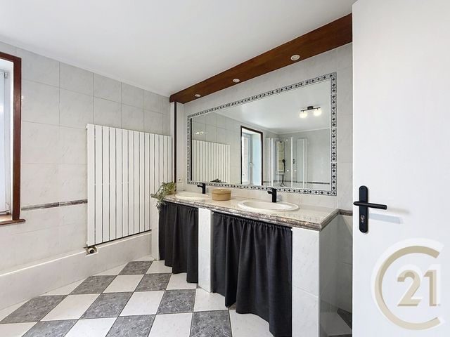 Appartement F4 &agrave; louer - 4 pi&egrave;ces - 86,01 m2 - Belfort - 90 - FRANCHE-COMTE