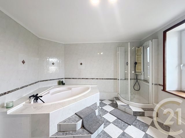 Appartement F4 &agrave; louer - 4 pi&egrave;ces - 86,01 m2 - Belfort - 90 - FRANCHE-COMTE