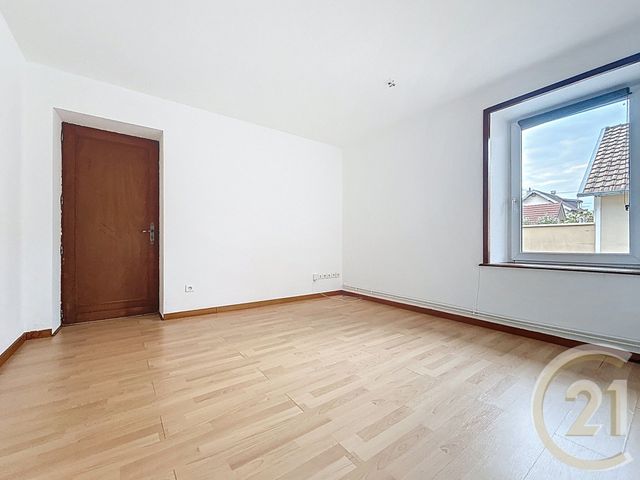 Appartement F4 &agrave; louer - 4 pi&egrave;ces - 86,01 m2 - Belfort - 90 - FRANCHE-COMTE