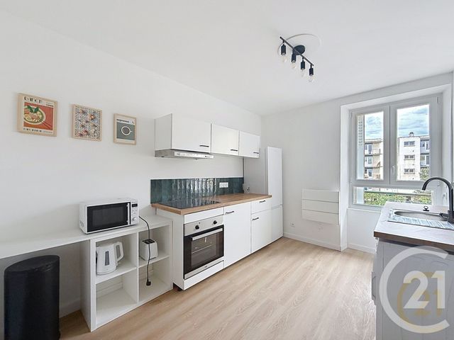 Appartement F4 &agrave; louer - 4 pi&egrave;ces - 83,70 m2 - Belfort - 90 - FRANCHE-COMTE