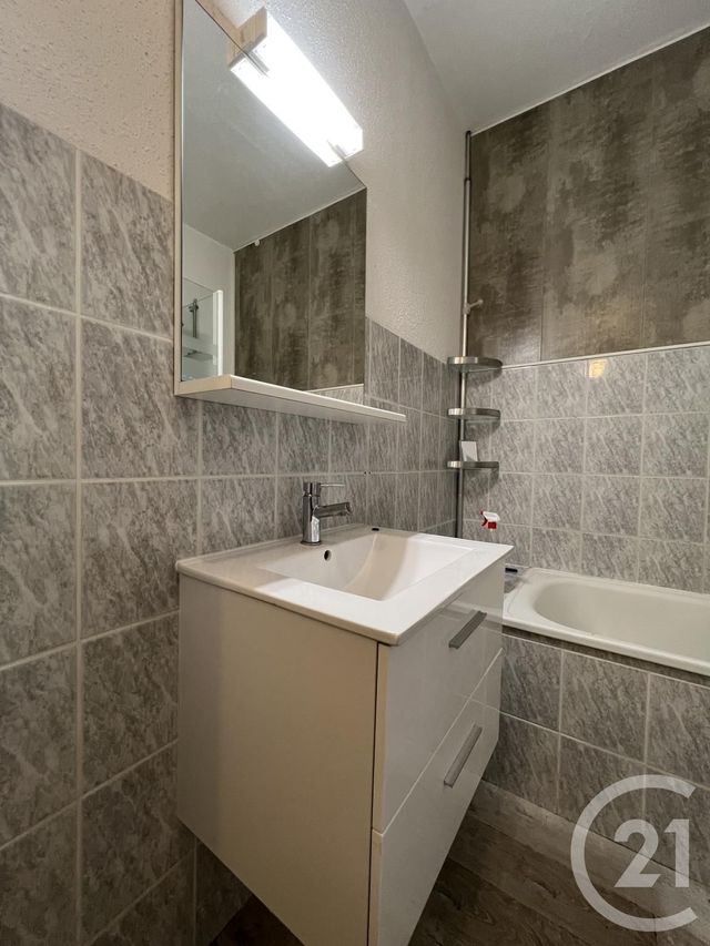 Appartement T2 &agrave; louer - 2 pi&egrave;ces - 35,88 m2 - Belfort - 90 - FRANCHE-COMTE