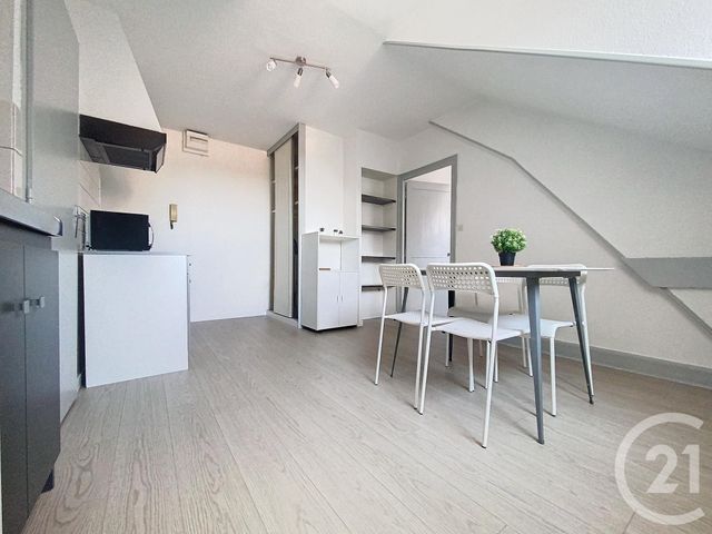 Appartement F1 &agrave; louer - 1 pi&egrave;ce - 24 m2 - Belfort - 90 - FRANCHE-COMTE